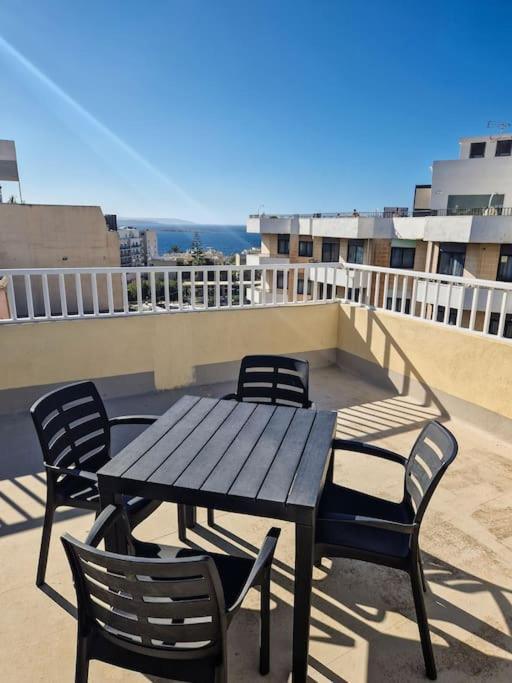 Appartement Comfy And Cosy. à San Pawl il-Baħar Extérieur photo